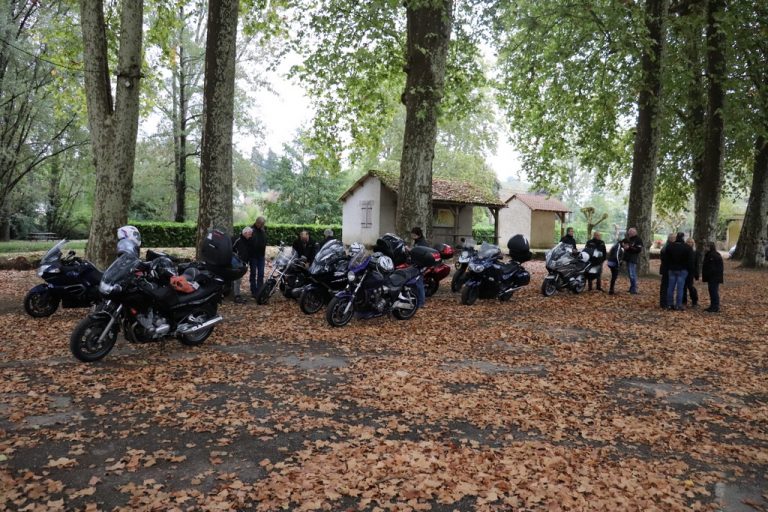 Motos à Savignac-les-Eglises