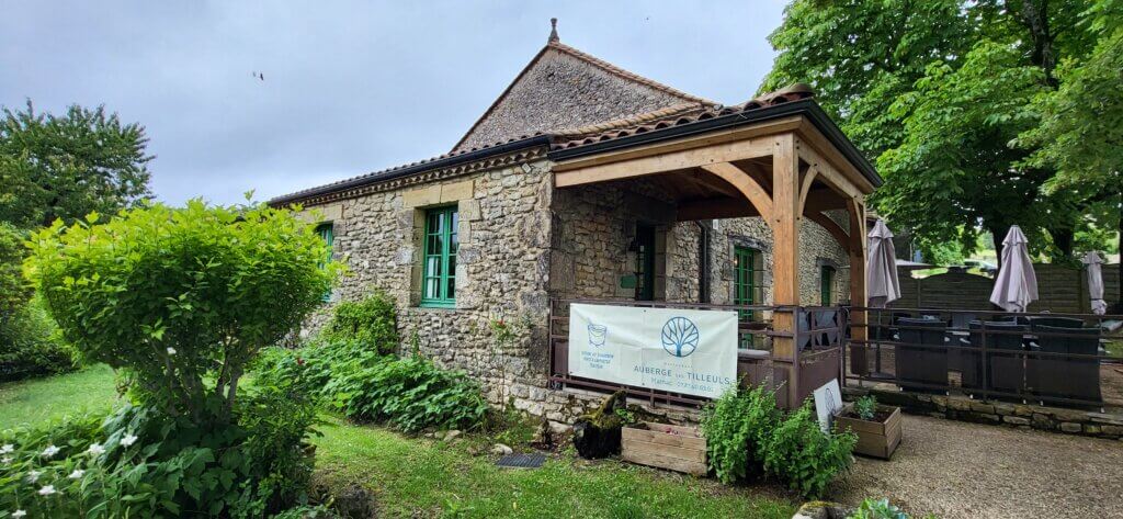 Entrée de l'auberge des tilleuls