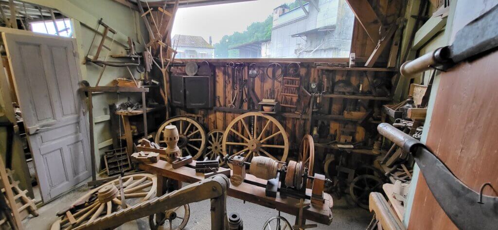 Atelier reconstitué du maréchal ferrand