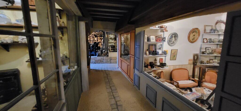 Petite rue dasn le musée du temps qui passe