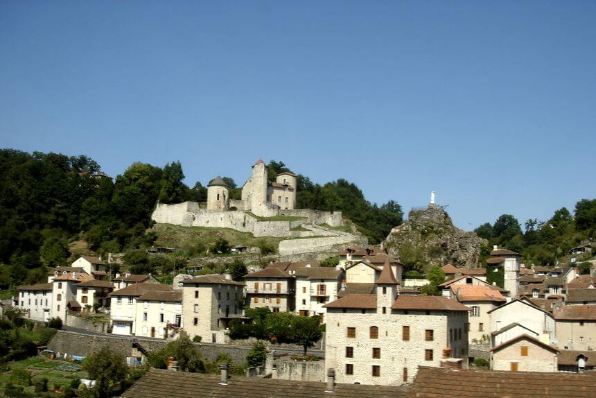 Vue sur le village de Laroquebrou