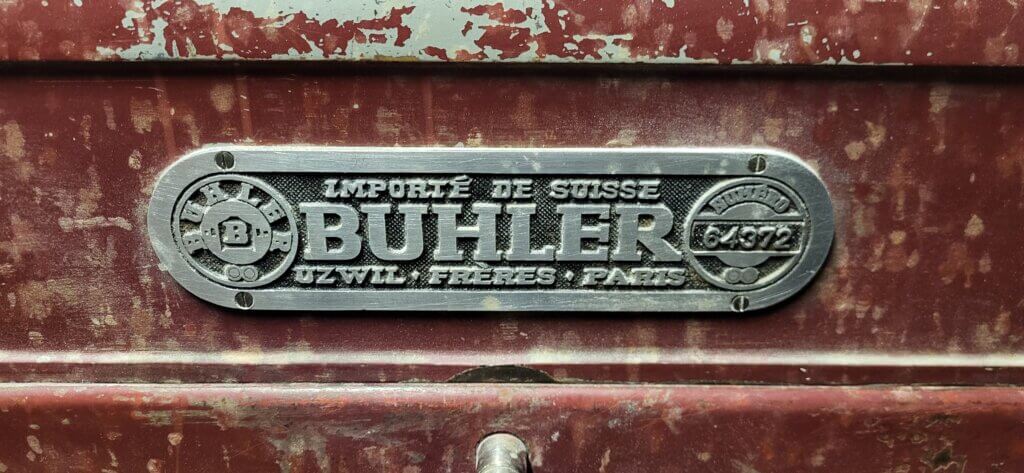 Plaque de la marque des broyeuses Buhler