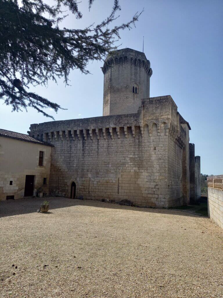 Vue sur château Médiéval de Bourdeilles