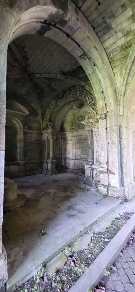 Entrée basse Château de La Rochebeaucourt