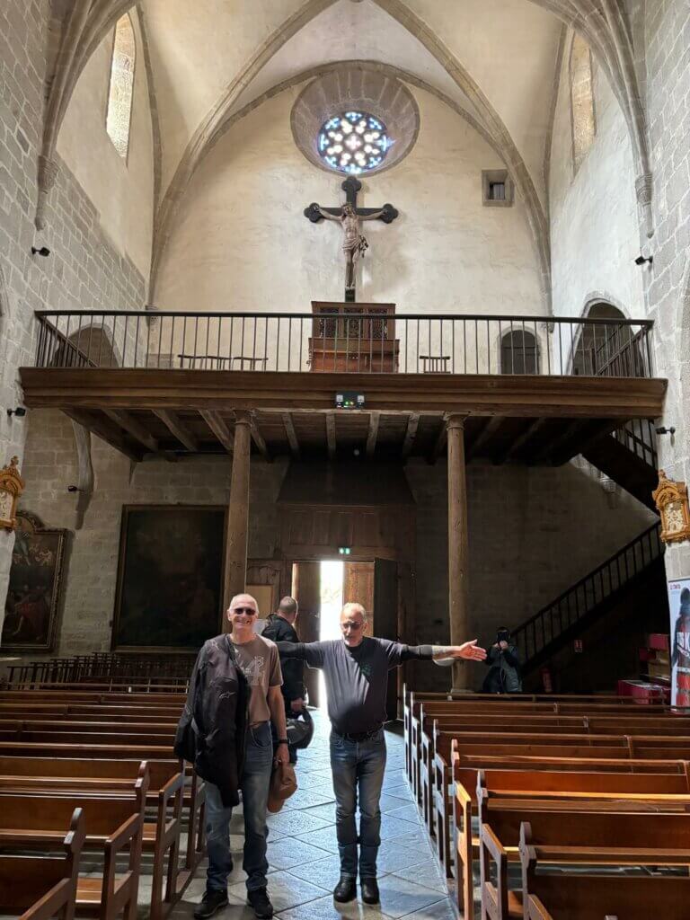 Patrick et Gérard dans l'église