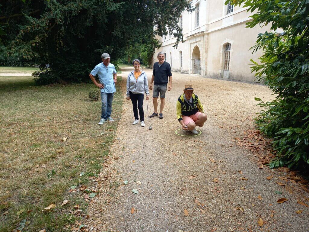 Christophe pointe sous les yeux de ses concurrents