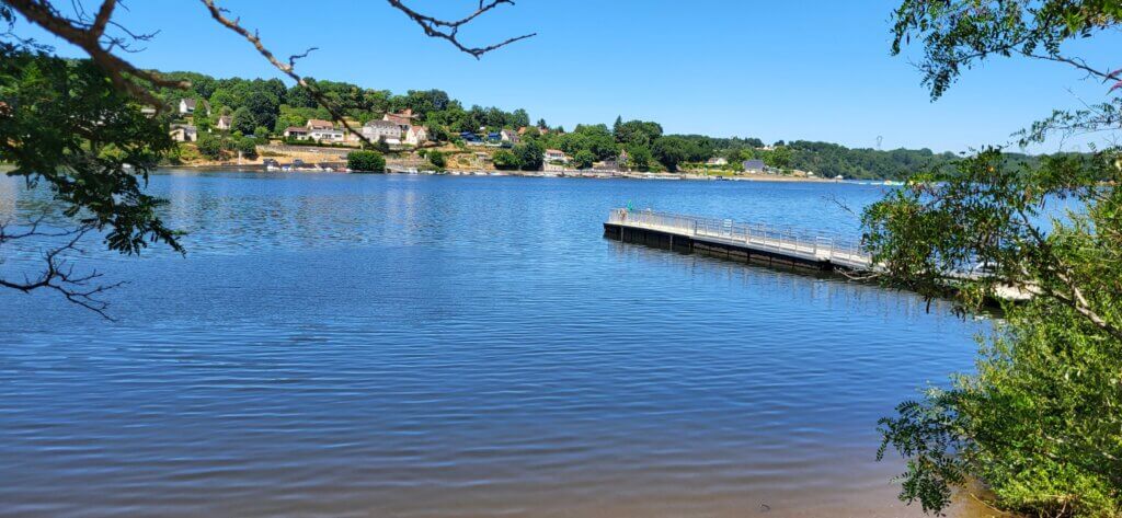 Vue sur le lac d'Eguzon