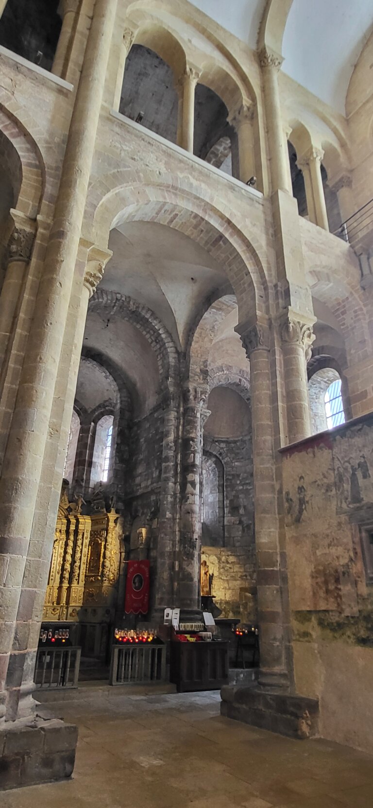 Vue intérieur abbatiale de Conques