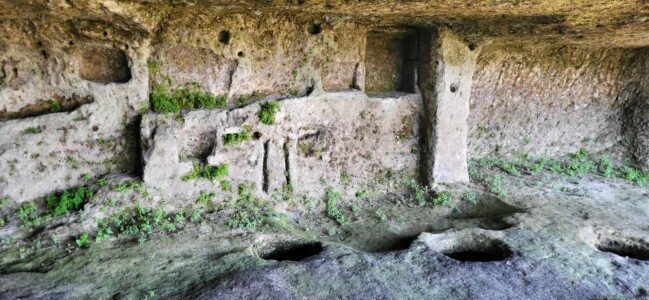 Vues sur les fosses ovoïdes au cluzeau d'Argentine