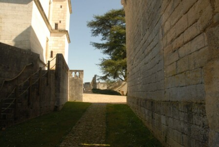 Ruelle intérieur dans la cour du château
