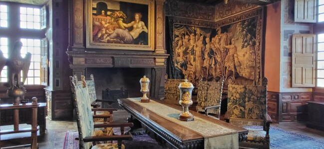 Salle de repas dans le château