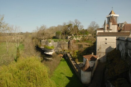 Vue sur l'église depuis le château