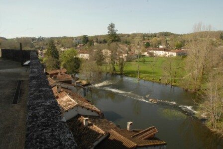 Vue sur la Dronne depuis le château