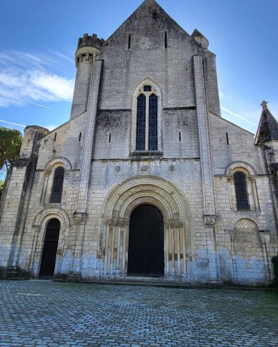 Entrée principale Abbaye de Fontgombault